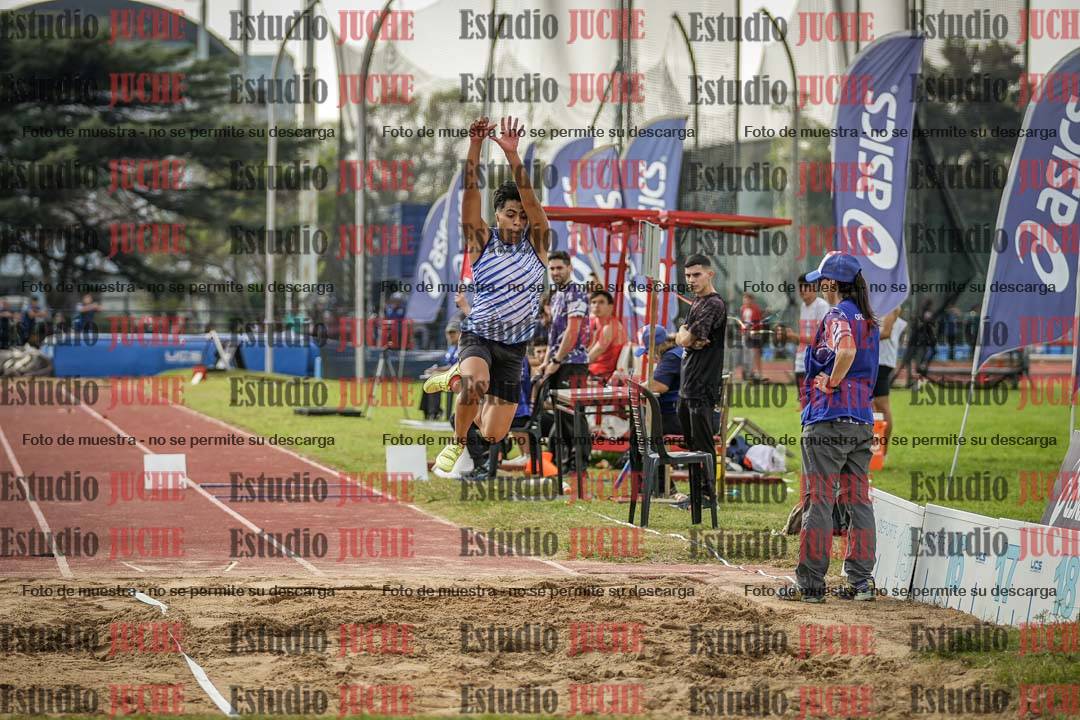 Fotos del salto en largo de varones