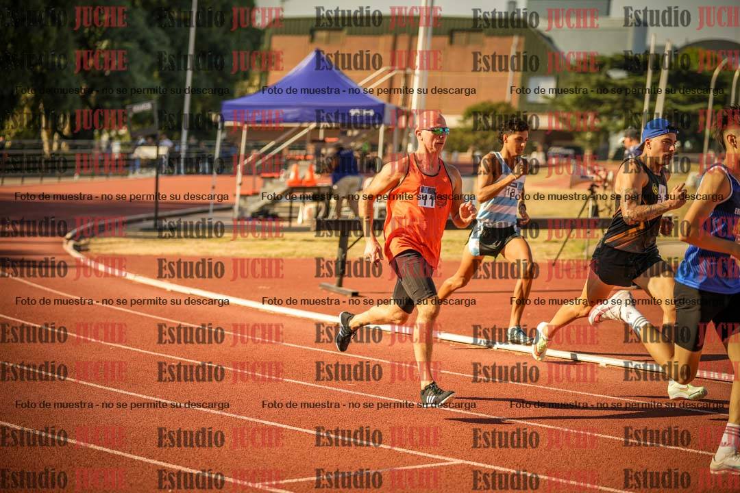 Fotos de los 800 m llanos de varones