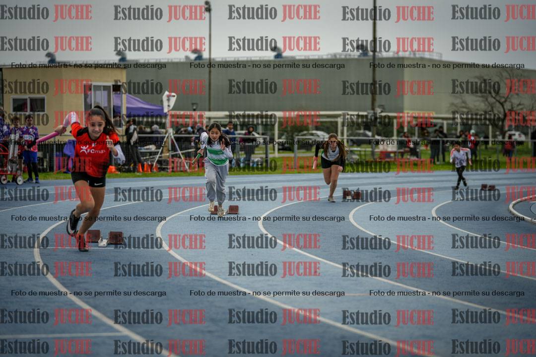 Fotos de las postas 5x80 m de mujeres - U14 - FINAL