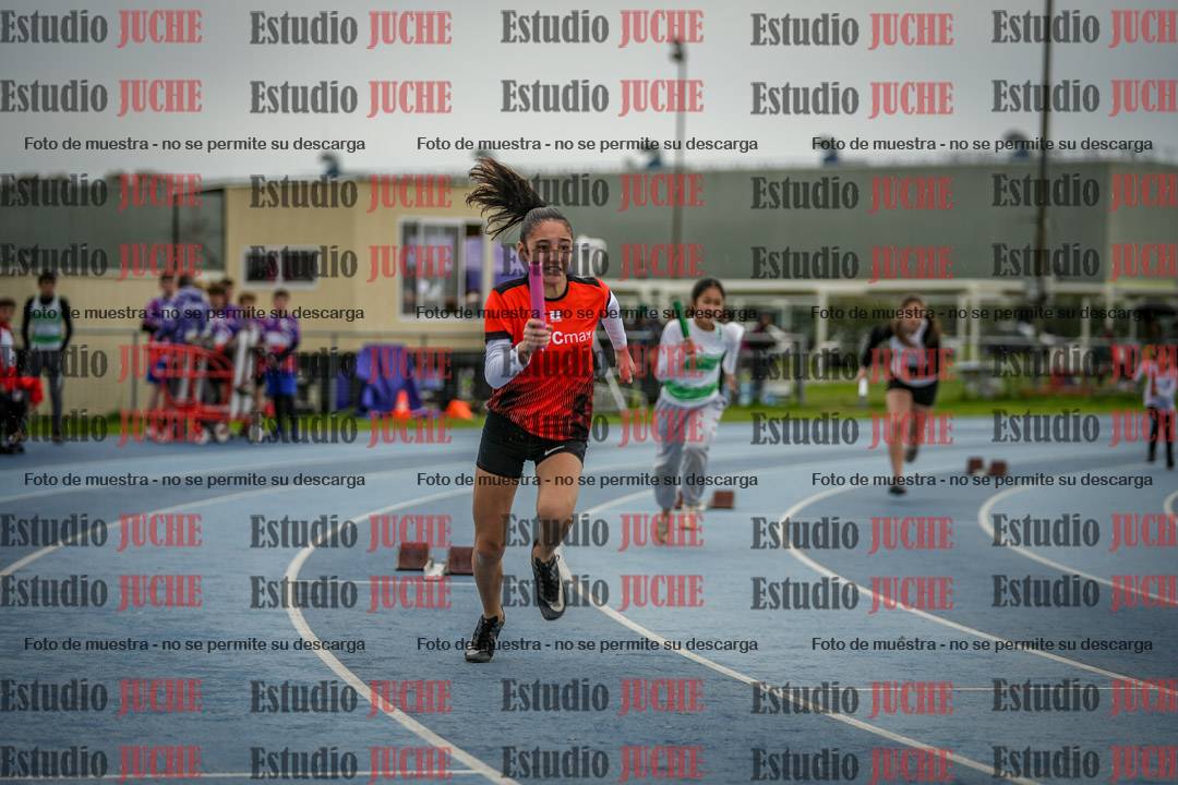 Fotos de las postas 5x80 m de mujeres - U14 - FINAL