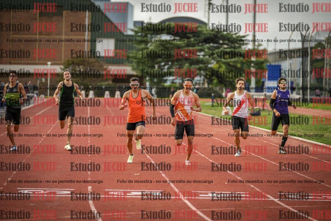 Fotos de los 400 m llanos de varones