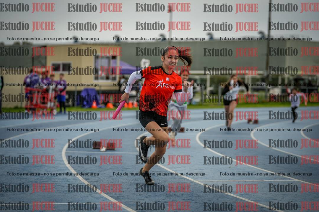 Fotos de las postas 5x80 m de mujeres - U14 - FINAL