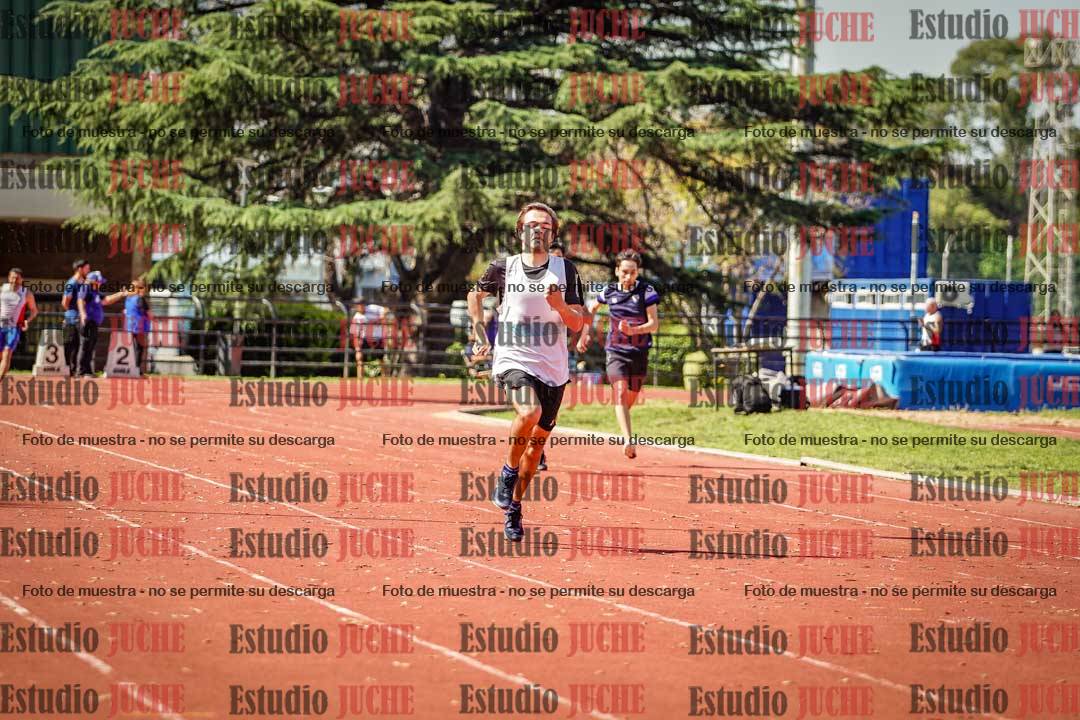 Fotos de los 400 m llanos de varones