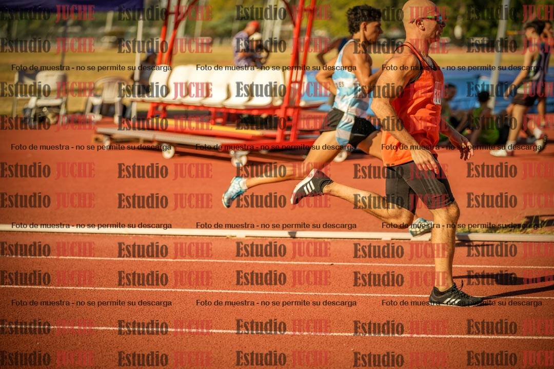 Fotos de los 800 m llanos de varones