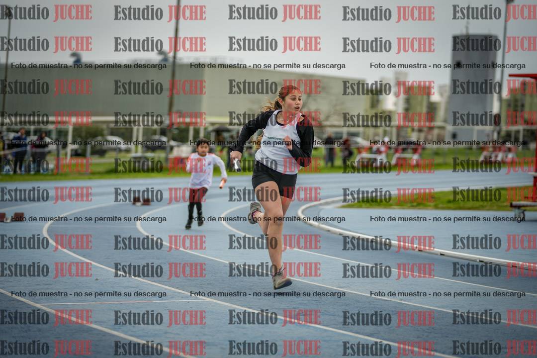 Fotos de las postas 5x80 m de mujeres - U14 - FINAL