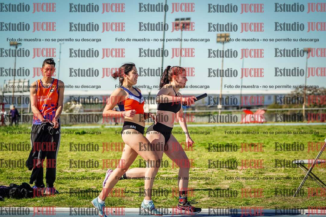 Fotos de las Postas 4x400 m de mujeres y varones