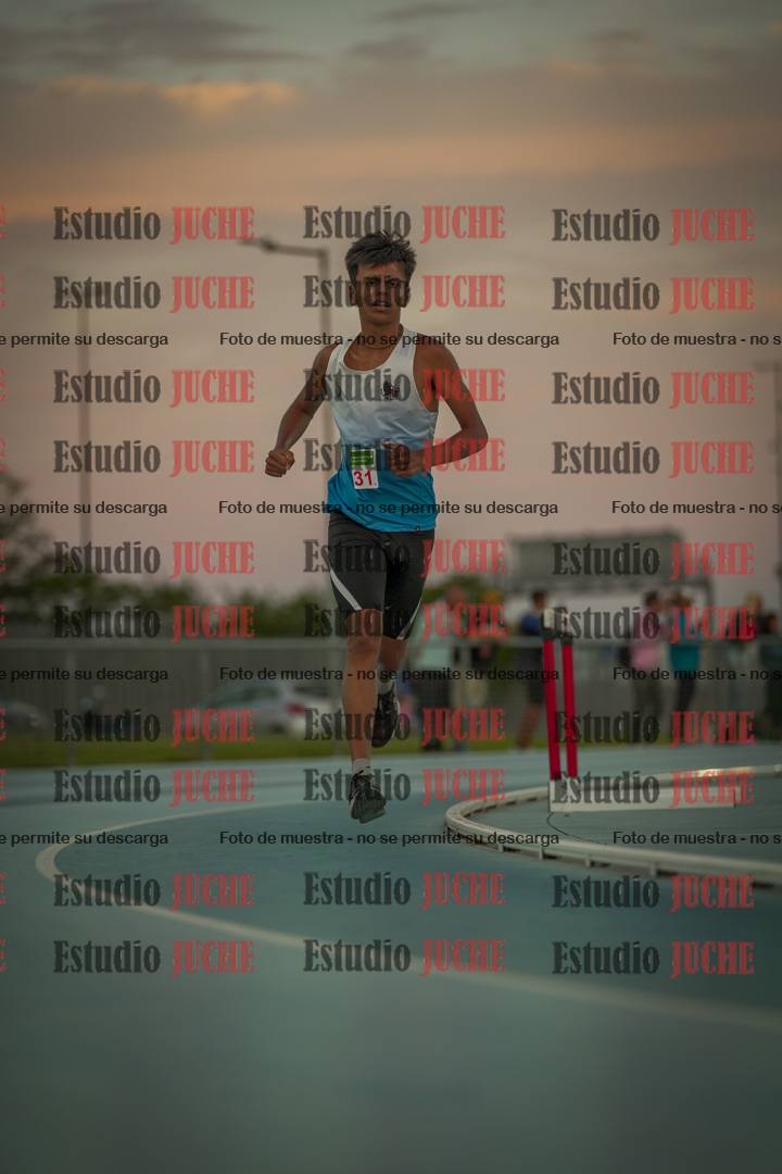 Fotos de los 3000 m llanos de varones