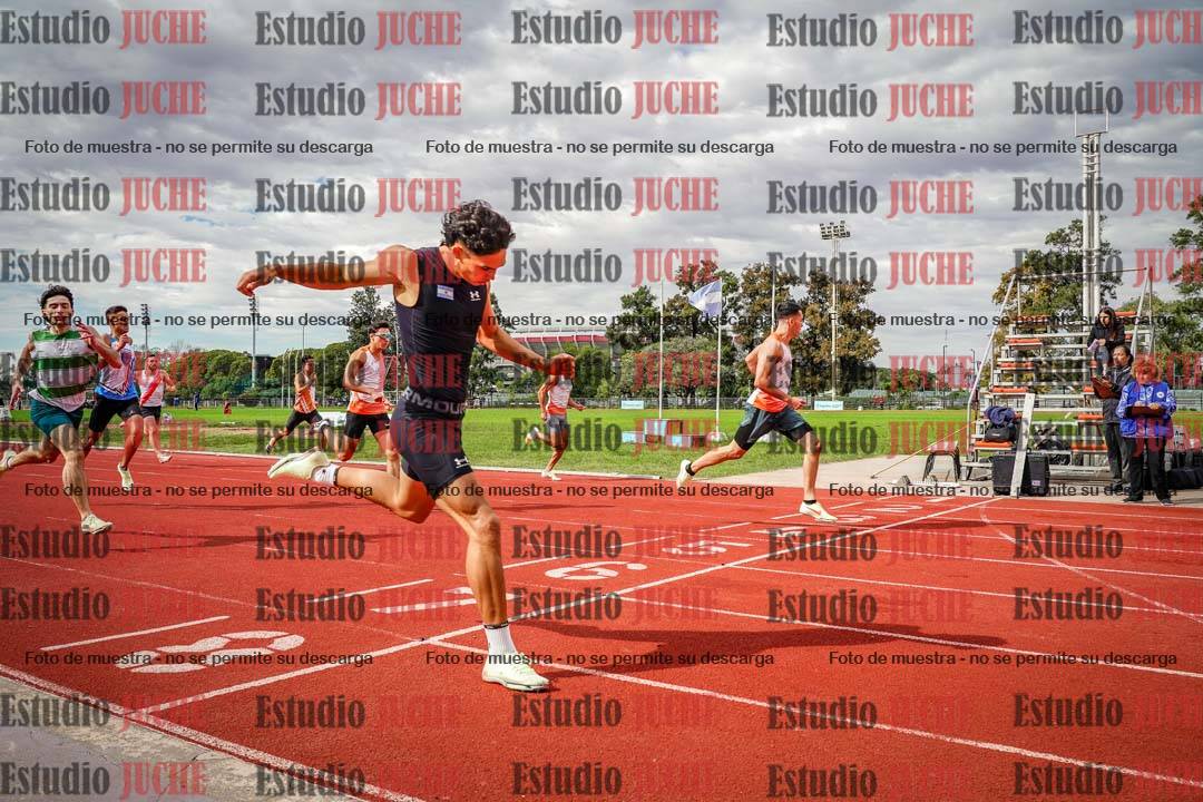Fotos de los 400 m llanos de varones