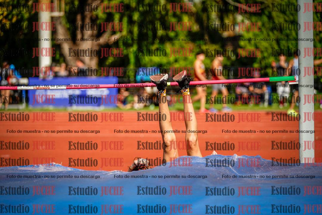 Fotos del salto en alto de mujeres