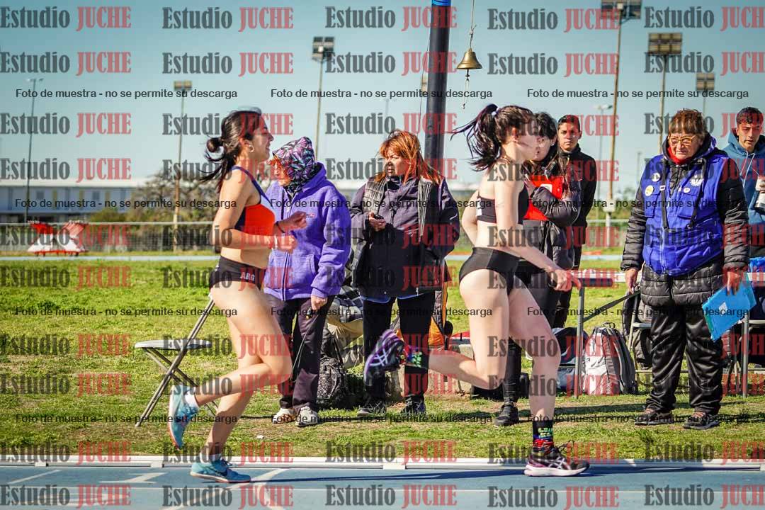 Fotos de las Postas 4x400 m de mujeres y varones