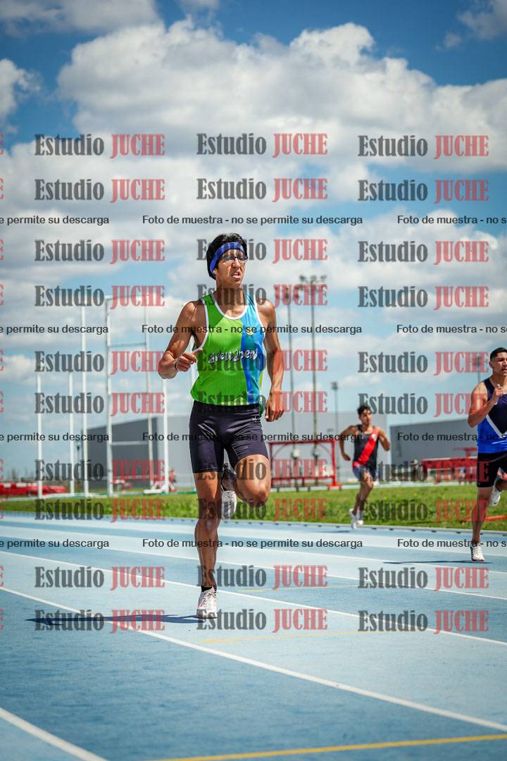 Fotos de los 400 m llanos de varones