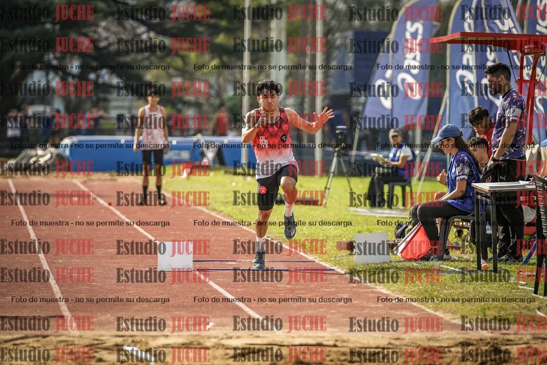 Fotos del salto en largo de varones