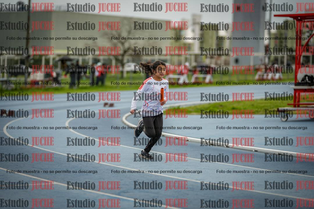 Fotos de las postas 5x80 m de mujeres - U14 - FINAL