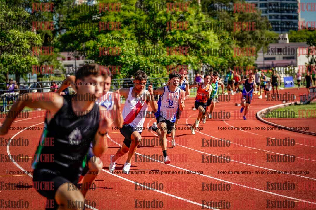 Fotos de los 200 m llanos de varones