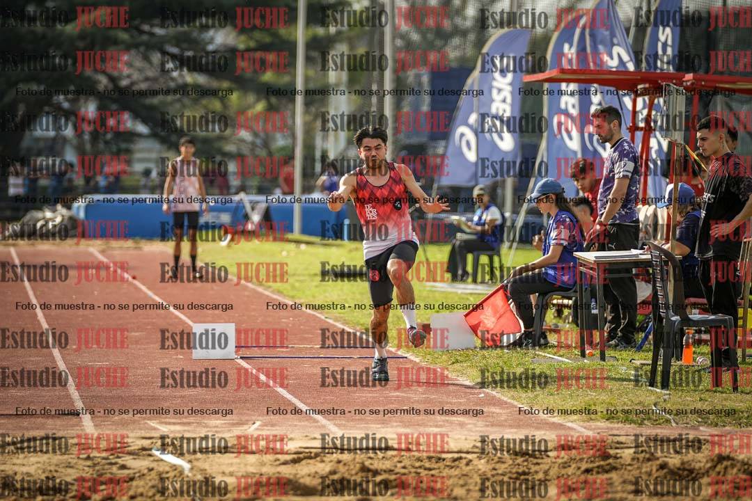 Fotos del salto en largo de varones