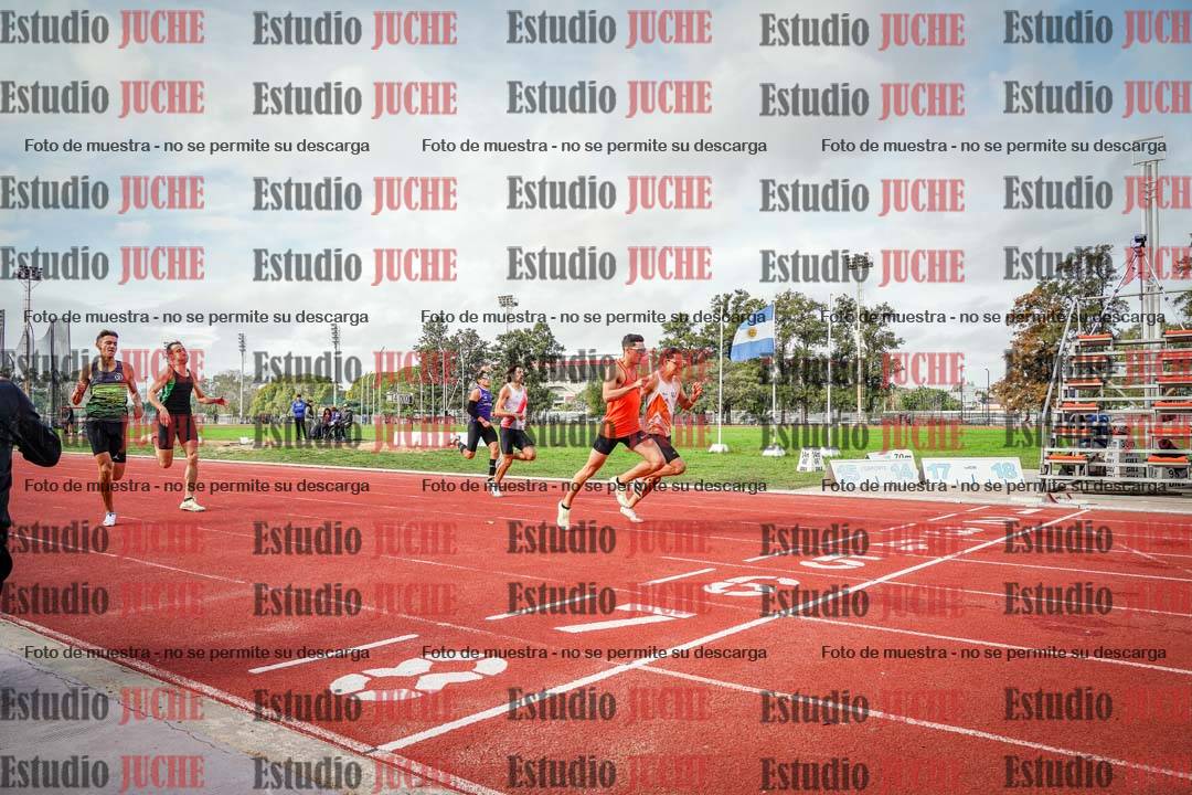 Fotos de los 400 m llanos de varones
