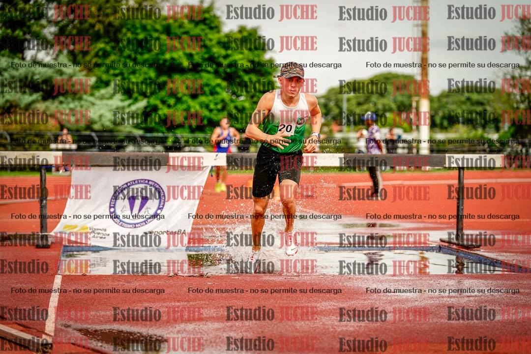 Fotos de los 3000 m con obstáculos de varones