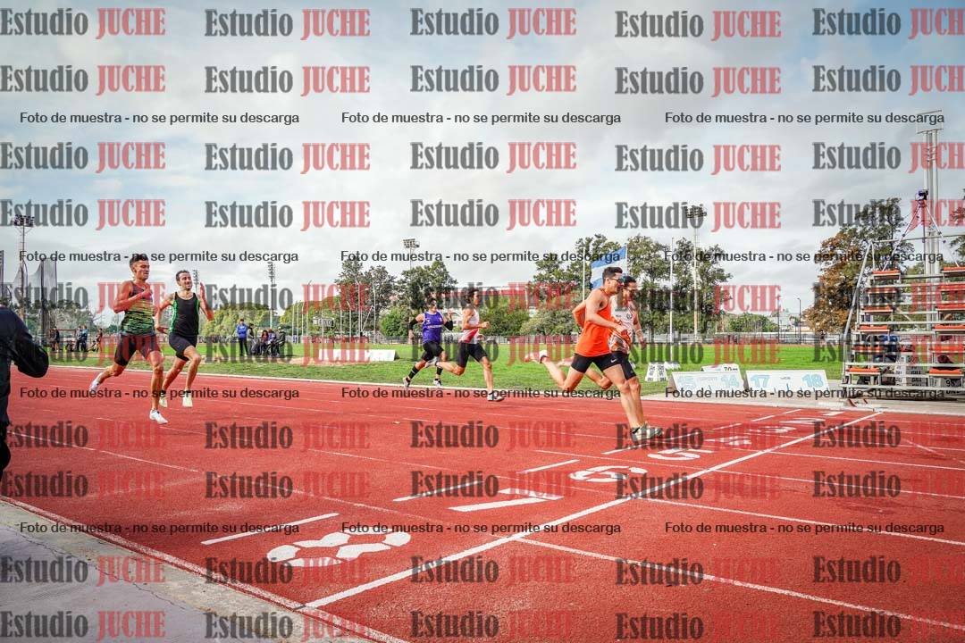 Fotos de los 400 m llanos de varones