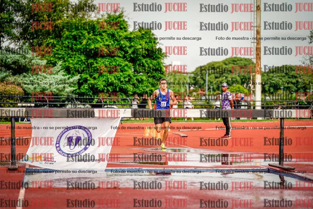 Fotos de los 3000 m con obstáculos de varones