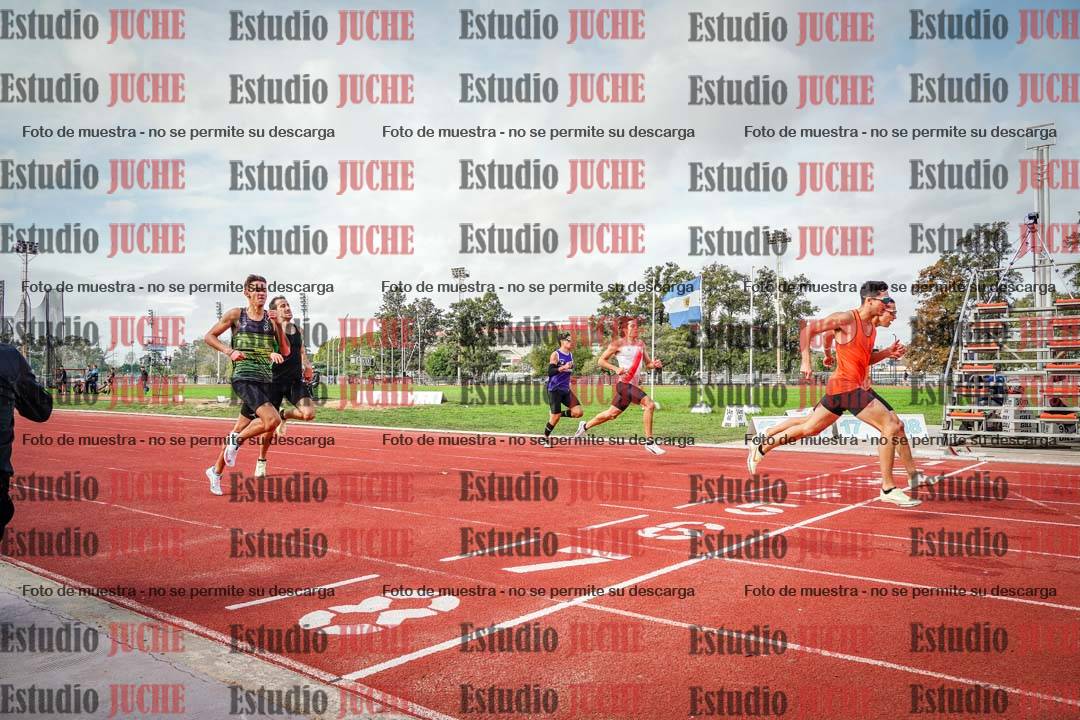 Fotos de los 400 m llanos de varones