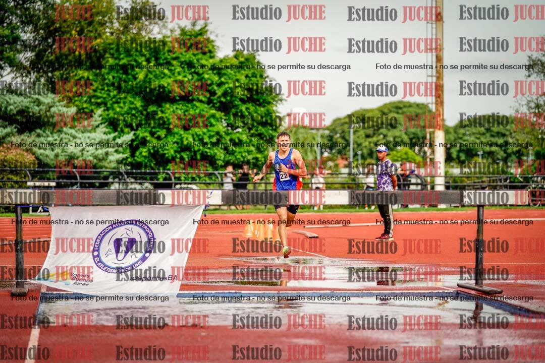 Fotos de los 3000 m con obstáculos de varones