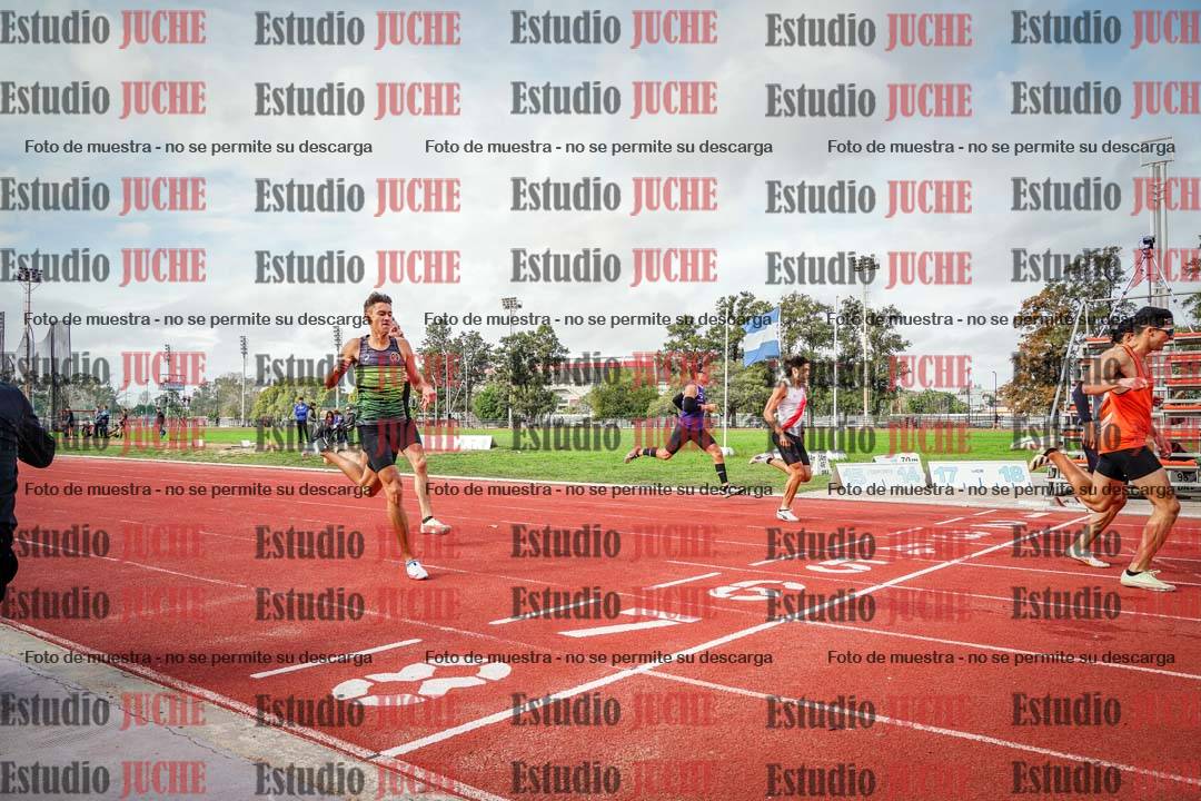 Fotos de los 400 m llanos de varones