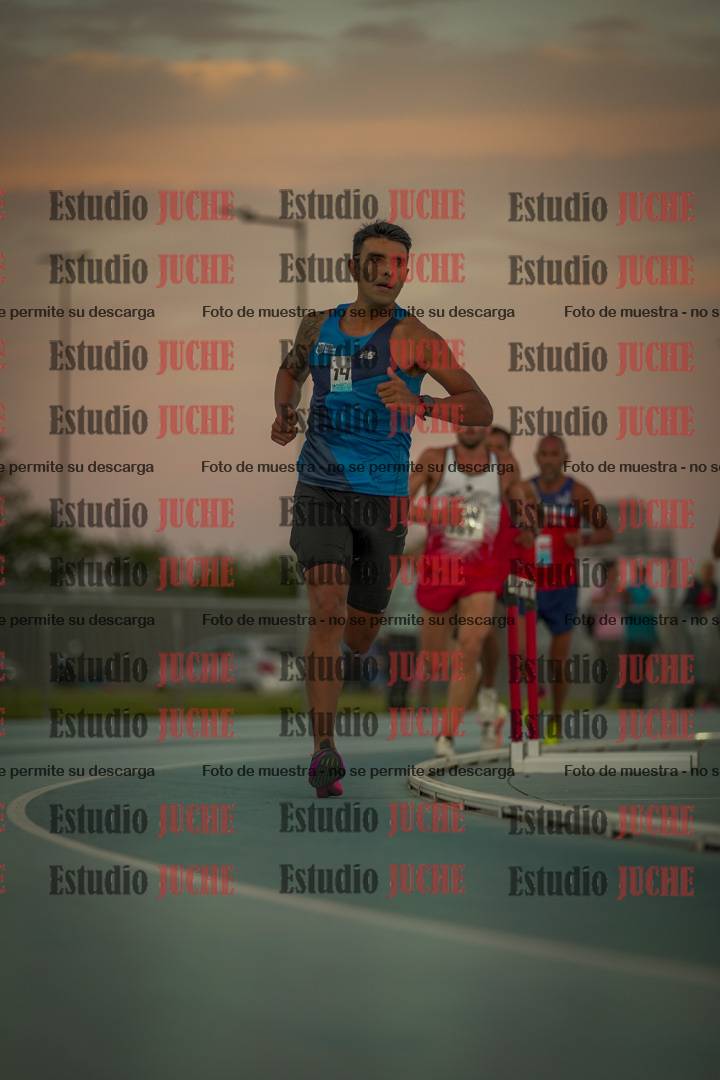 Fotos de los 3000 m llanos de varones
