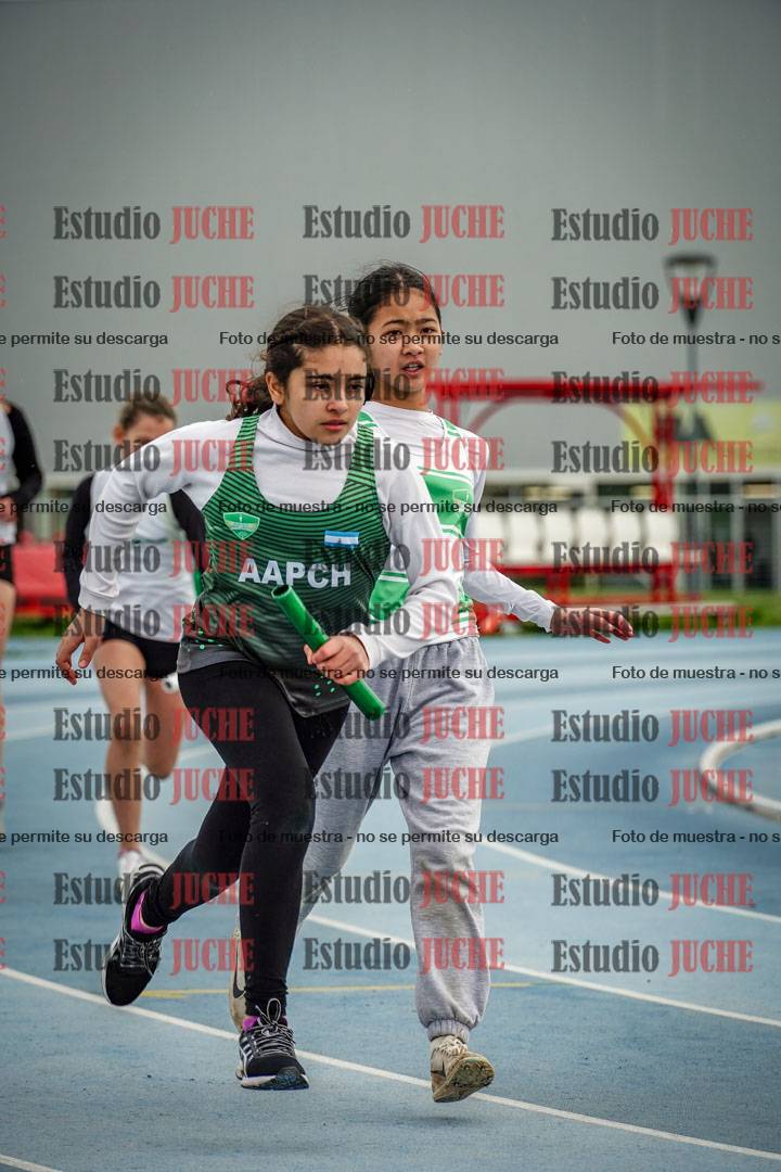 Fotos de las postas 5x80 m de mujeres - U14 - FINAL