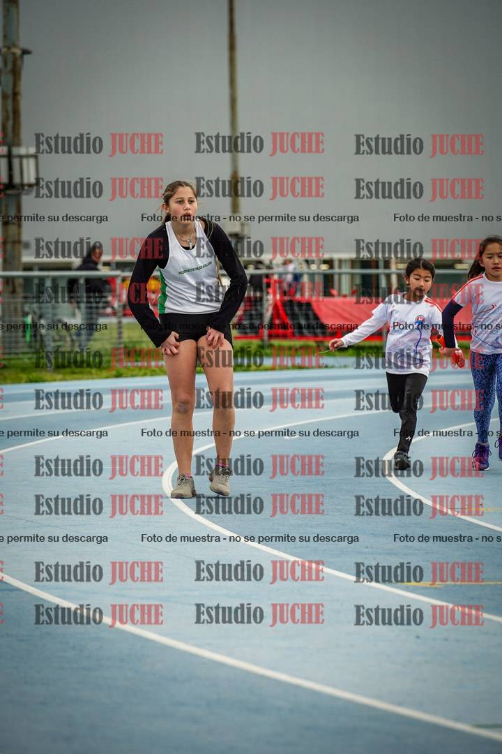 Fotos de las postas 5x80 m de mujeres - U14 - FINAL