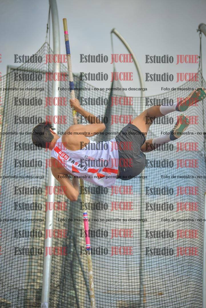 Fotos del salto con garrocha de varones - decatlón 8