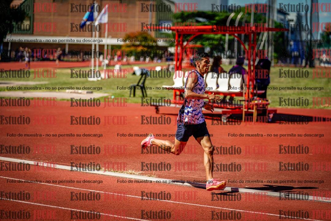 Fotos de los 800 m llanos de varones