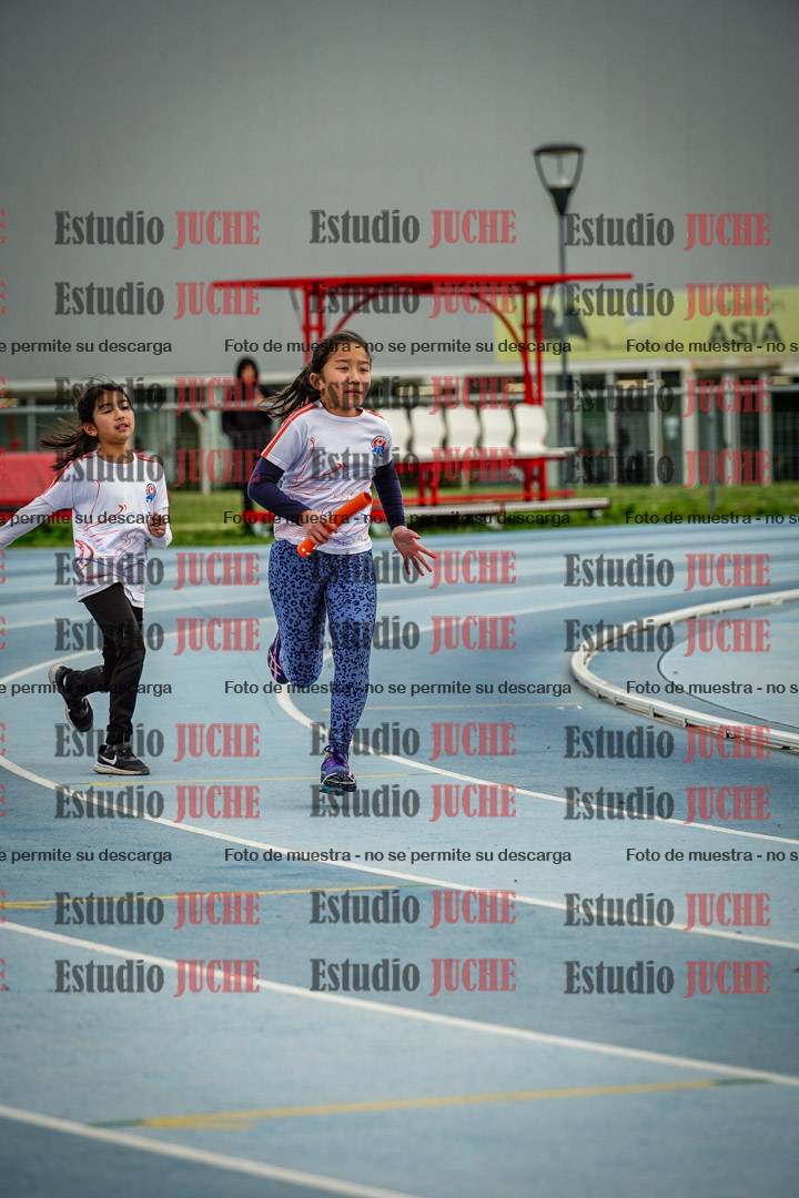 Fotos de las postas 5x80 m de mujeres - U14 - FINAL