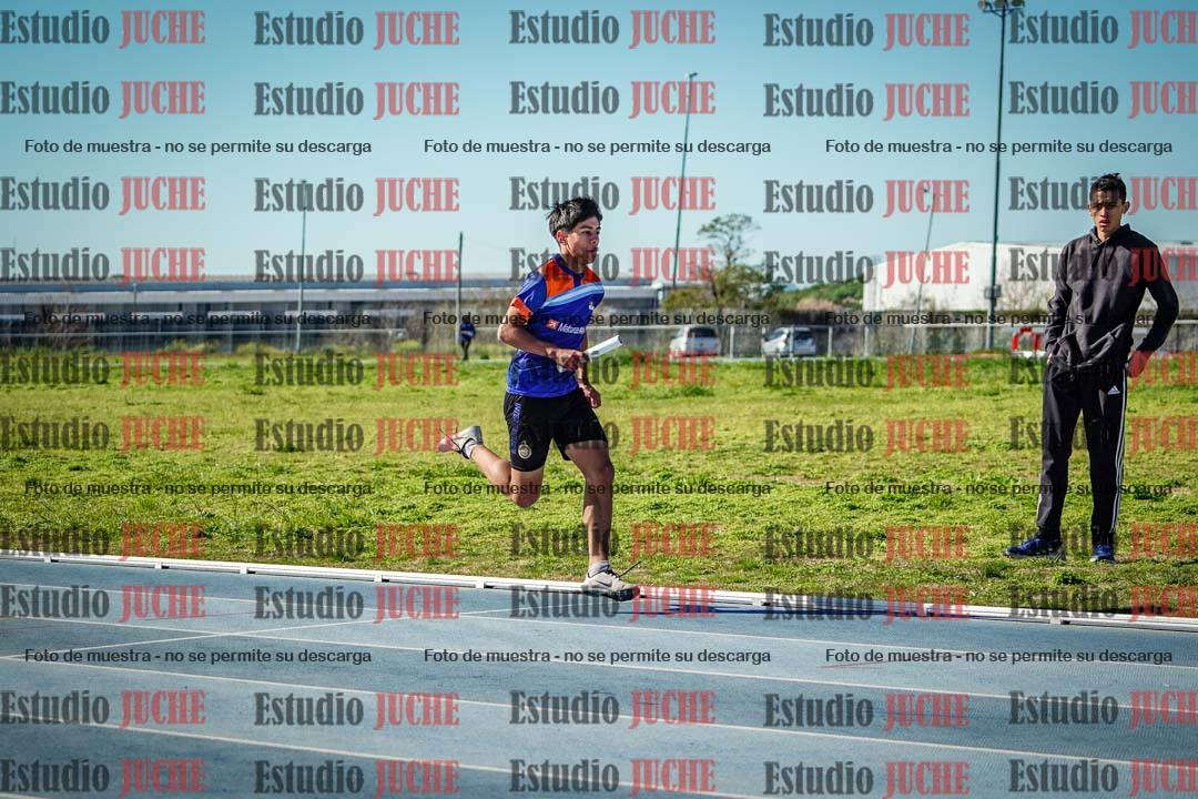 Fotos de las Postas 4x400 m de mujeres y varones