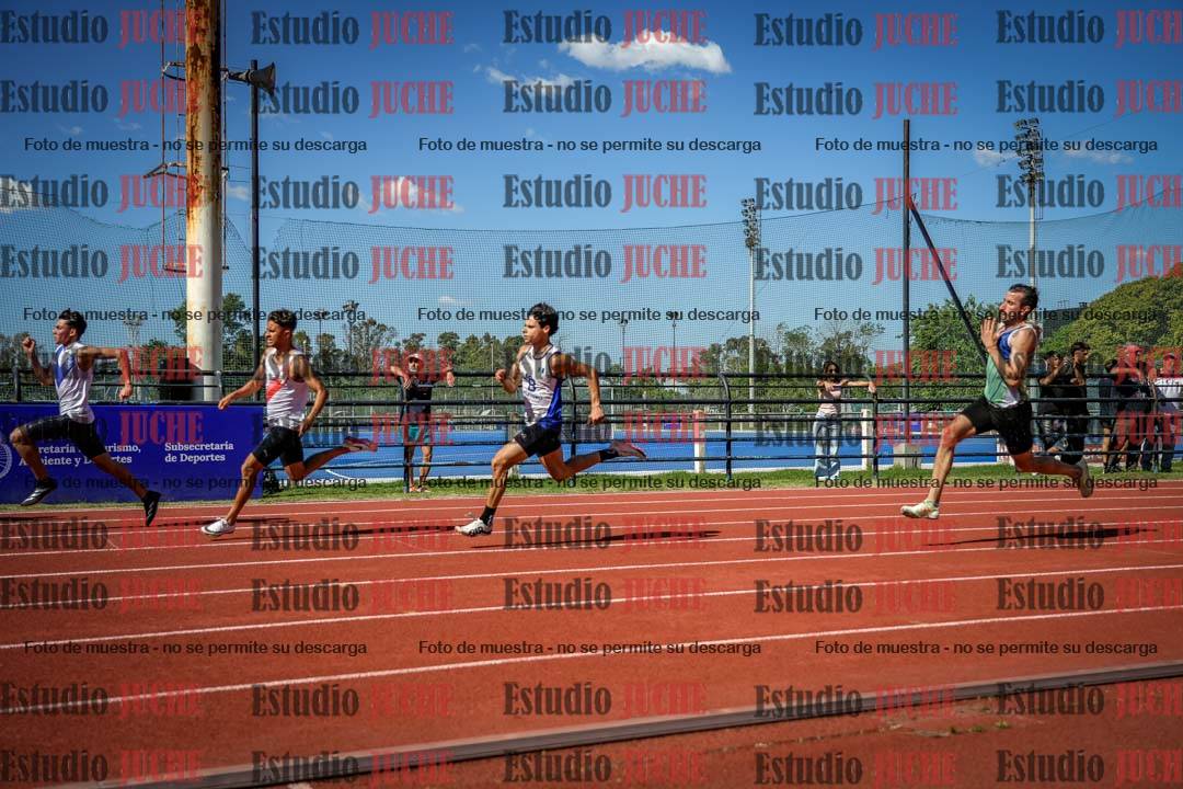 Fotos de los 200 m llanos de varones