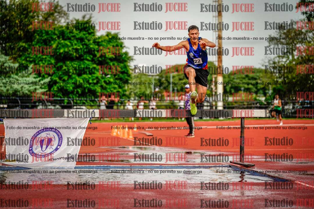 Fotos de los 3000 m con obstáculos de varones