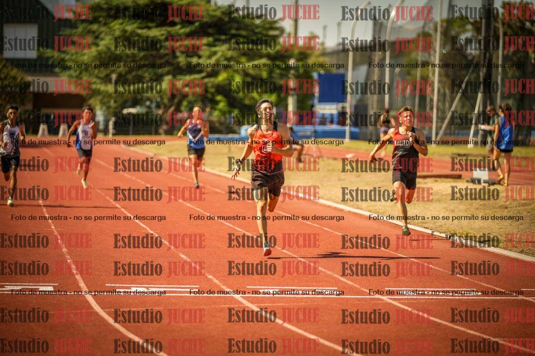 Fotos de los 400 m llanos de varones