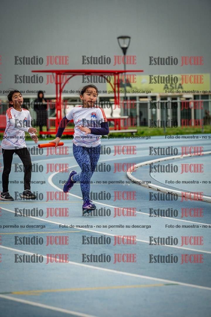Fotos de las postas 5x80 m de mujeres - U14 - FINAL