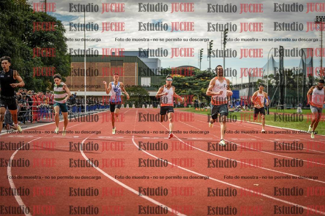 Fotos de los 400 m llanos de varones