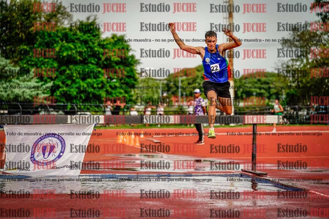 Fotos de los 3000 m con obstáculos de varones
