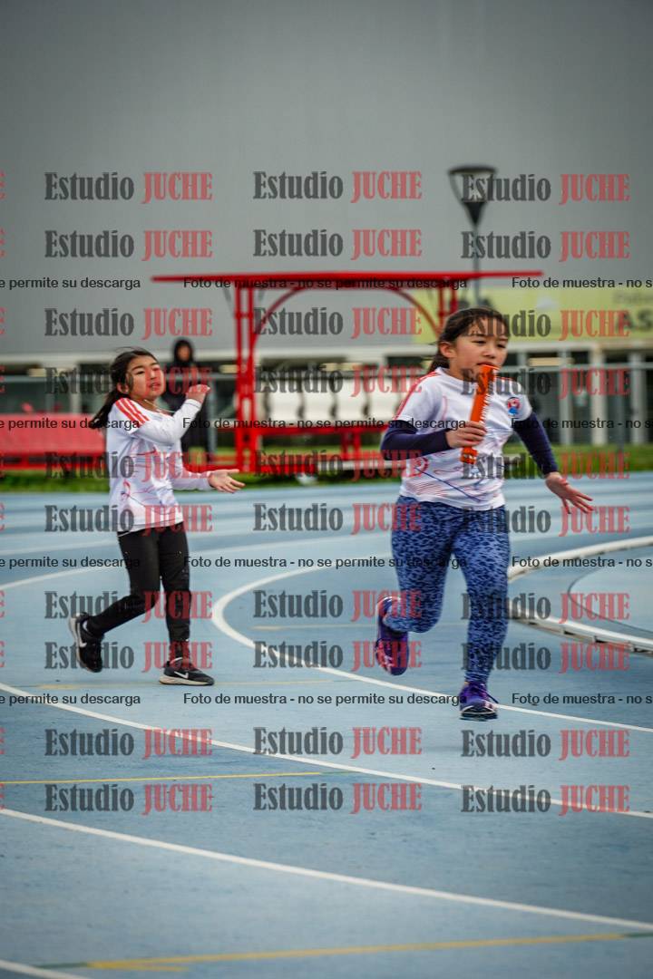 Fotos de las postas 5x80 m de mujeres - U14 - FINAL