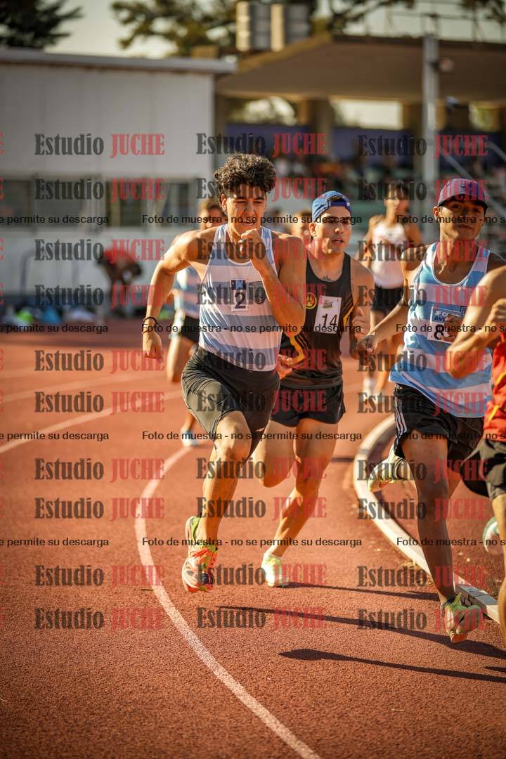 Fotos de los 800 m llanos de varones