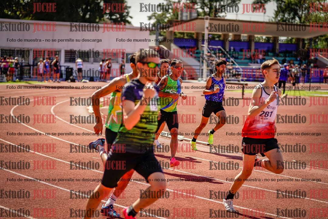 Fotos de los 800 m llanos de varones
