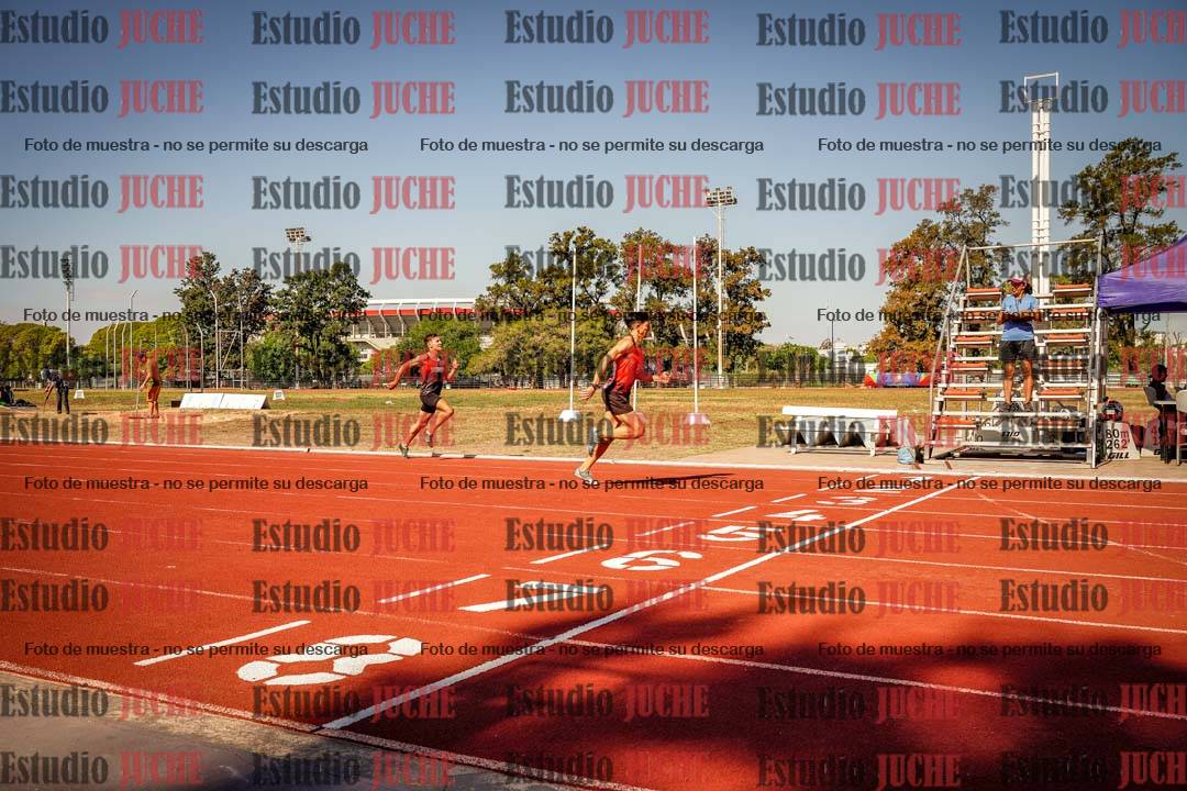 Fotos de los 400 m llanos de varones