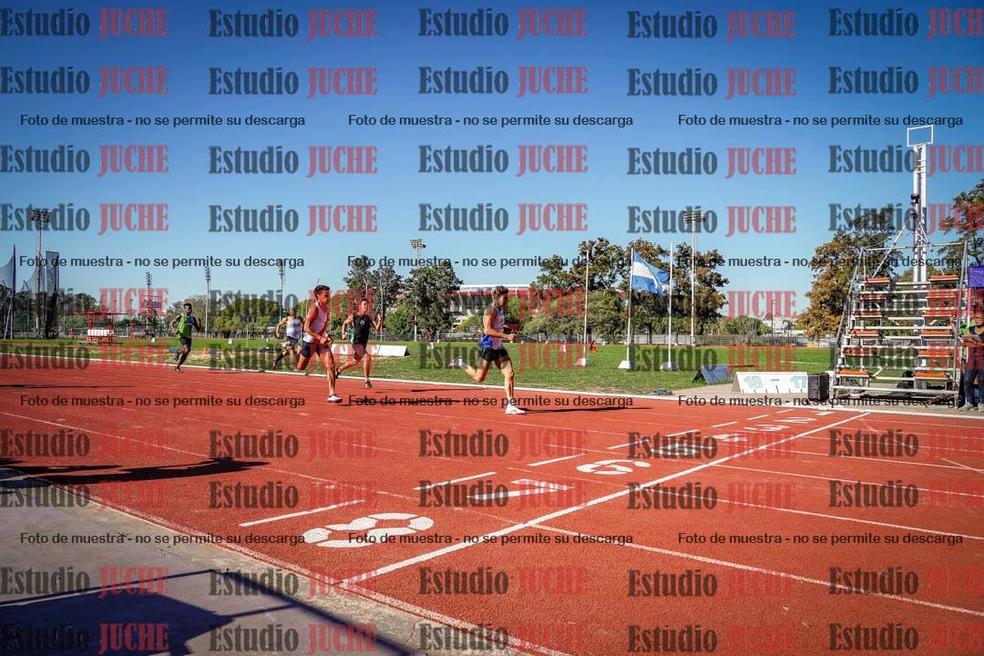 Fotos de los 400 m llanos de varones