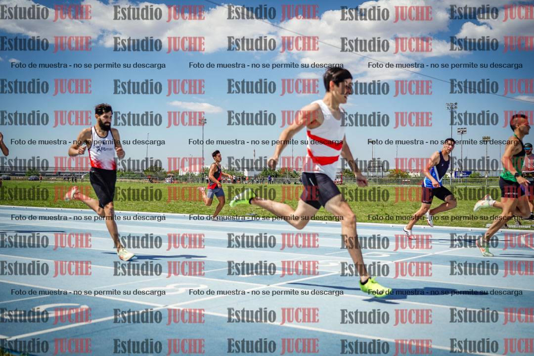 Fotos de los 400 m llanos de varones