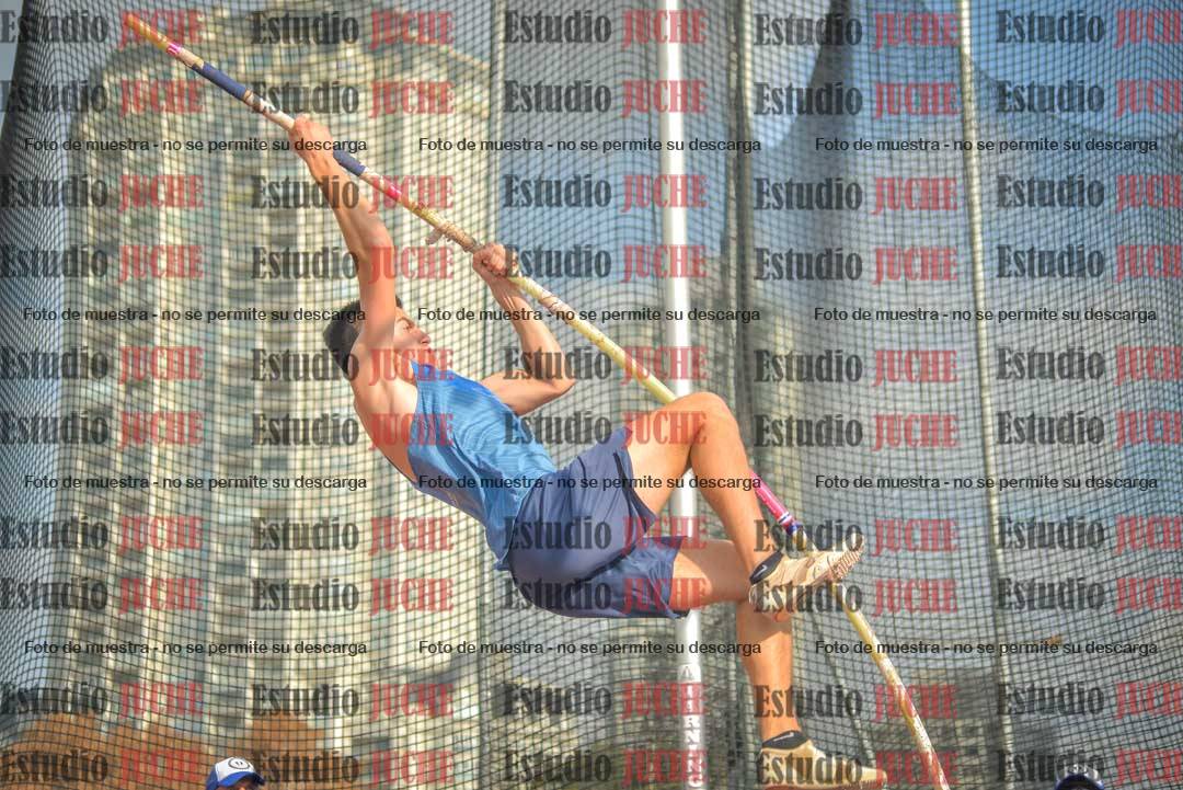 Fotos del salto con garrocha de varones - decatlón 8