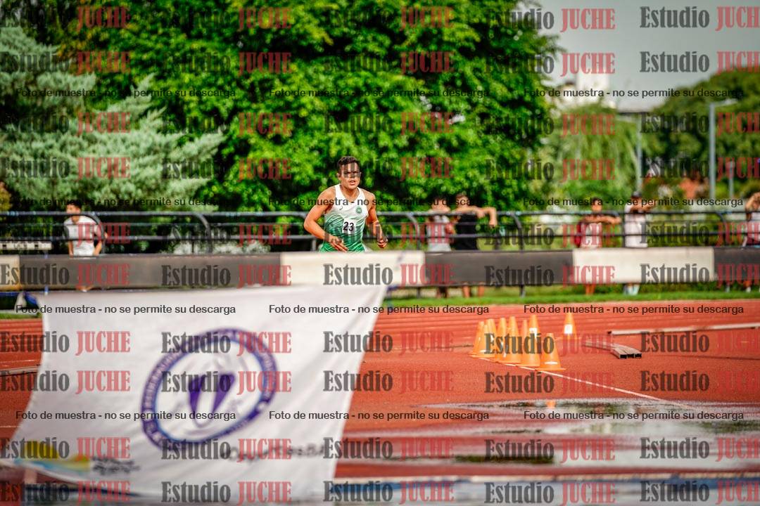 Fotos de los 3000 m con obstáculos de varones
