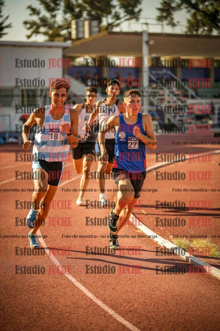 Fotos de los 800 m llanos de varones