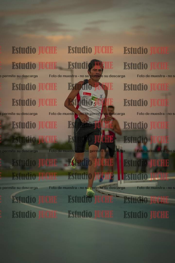 Fotos de los 3000 m llanos de varones