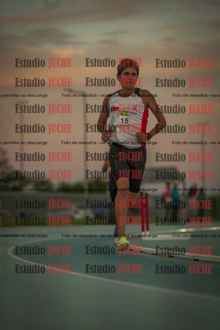Fotos de los 3000 m llanos de varones